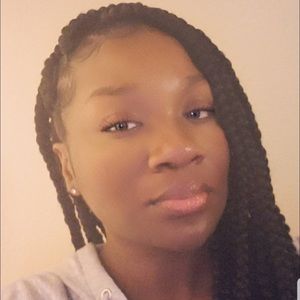 Meet your Posher, Lanay